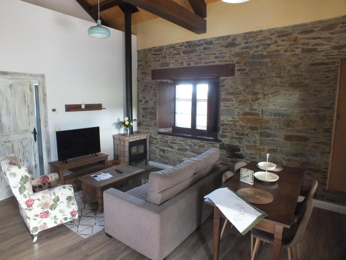 Apartamentos Puerta Del Castro Coana المظهر الخارجي الصورة